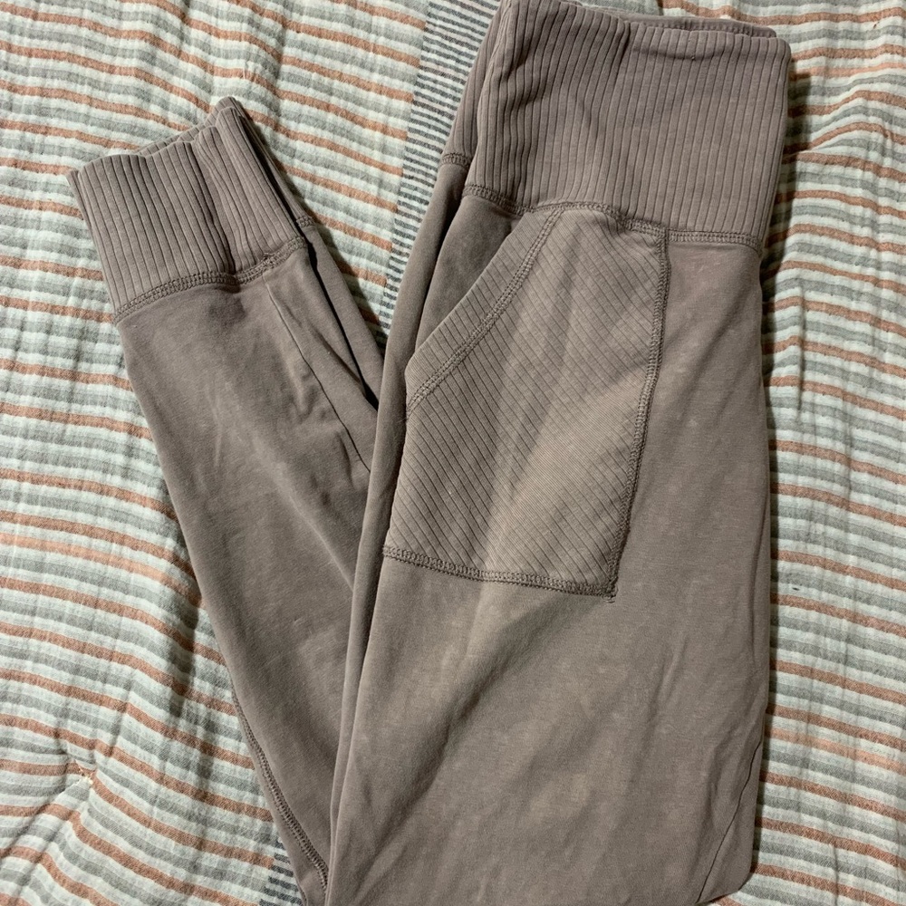 Aerie Chill Play Love leggings